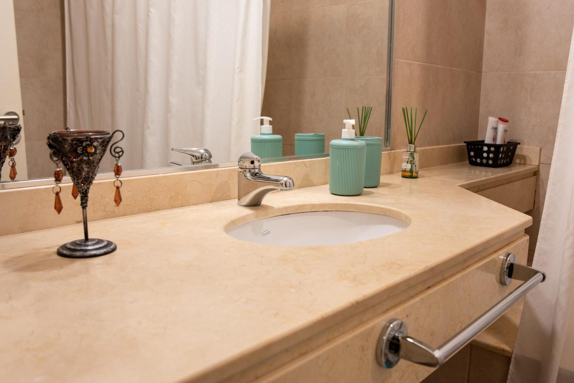 Apartamento Centrico 2 Dorm Balcon Con Parrilla Opcion Cochera