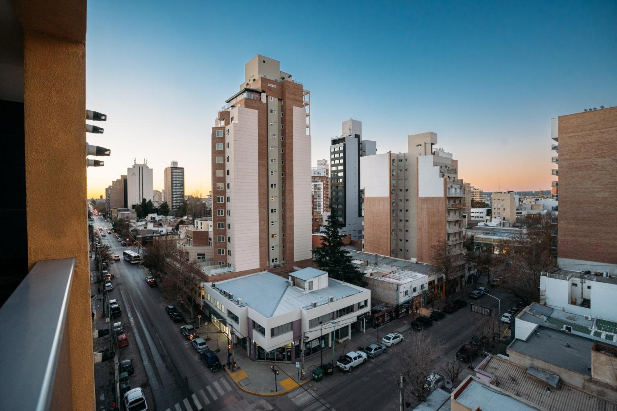 Centrico 2 Dorm Balcon Con Parrilla Opcion Cochera Apartamento Neuquén
