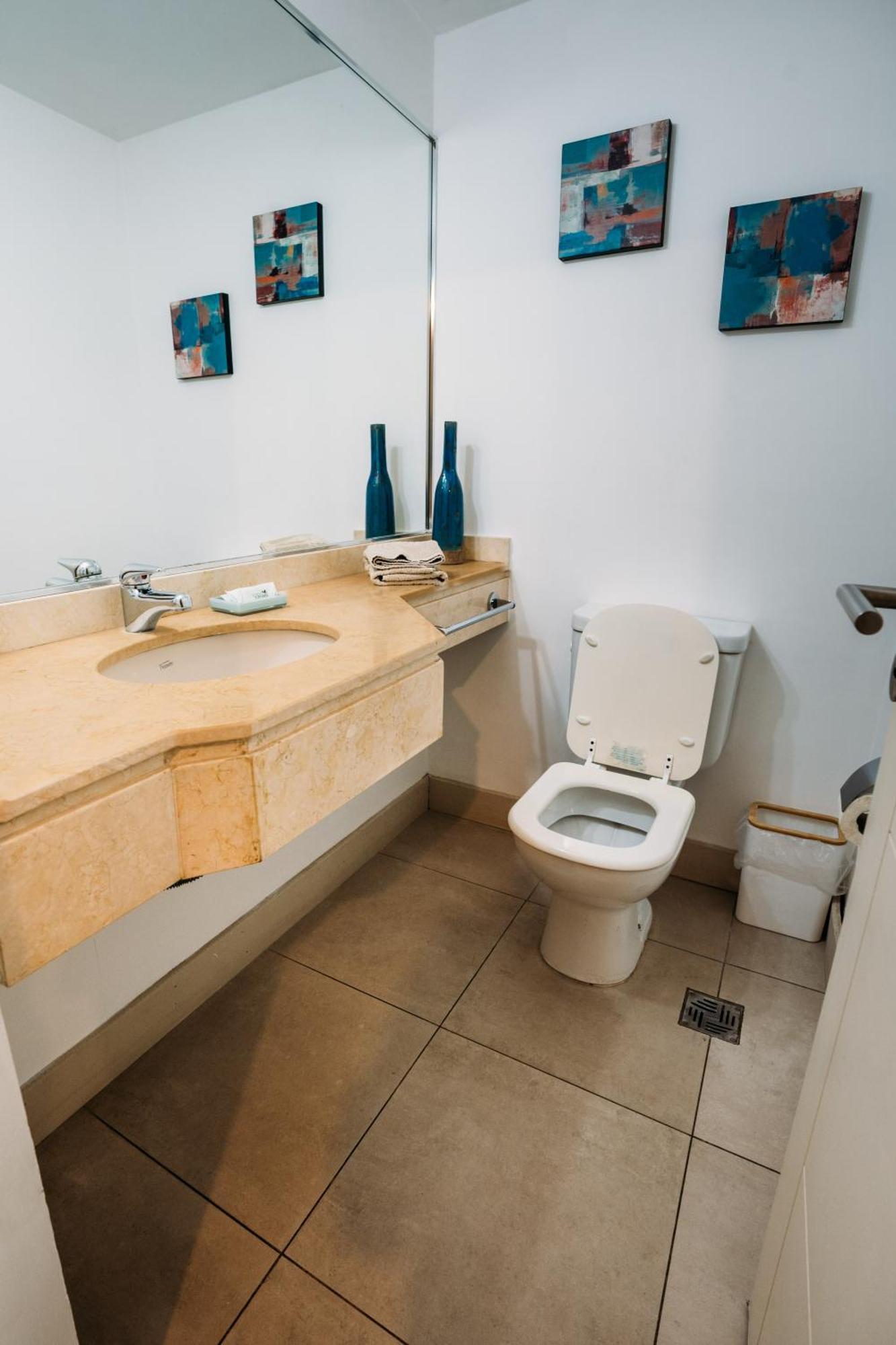 Apartamento Centrico 2 Dorm Balcon Con Parrilla Opcion Cochera Neuquén
