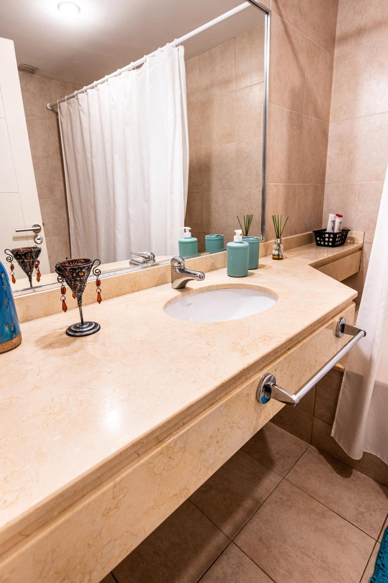 Centrico 2 Dorm Balcon Con Parrilla Opcion Cochera Apartamento