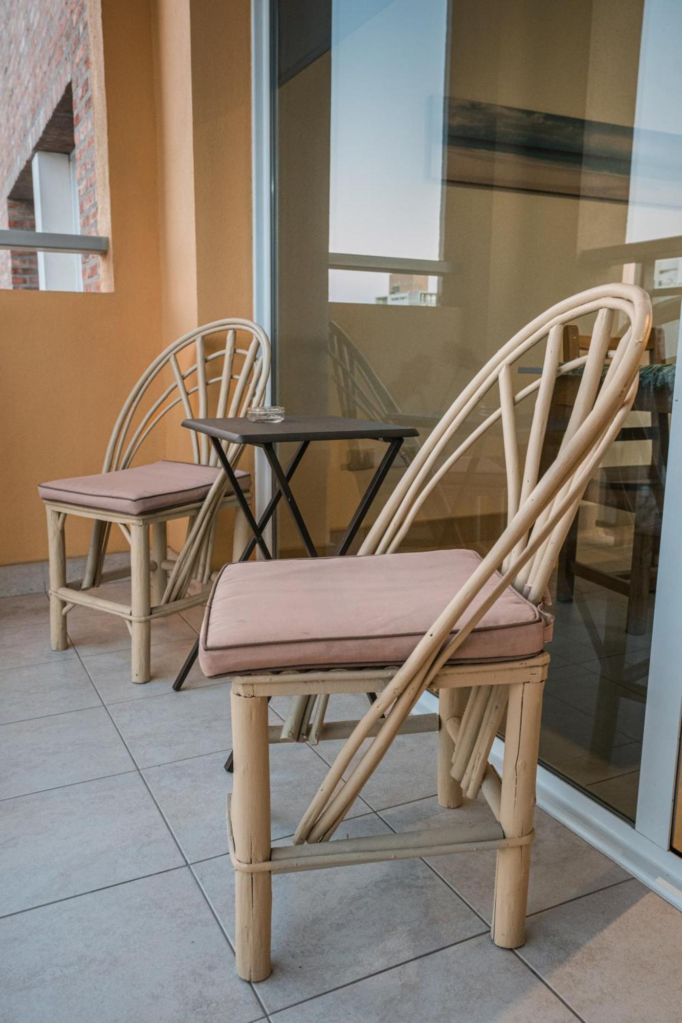Centrico 2 Dorm Balcon Con Parrilla Opcion Cochera *